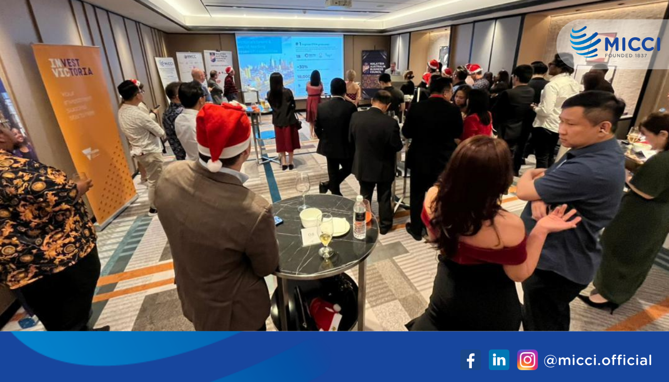 INTER-CHAMBER NETWORKING & CHRISTMAS SUNDOWNER 2025 (9)